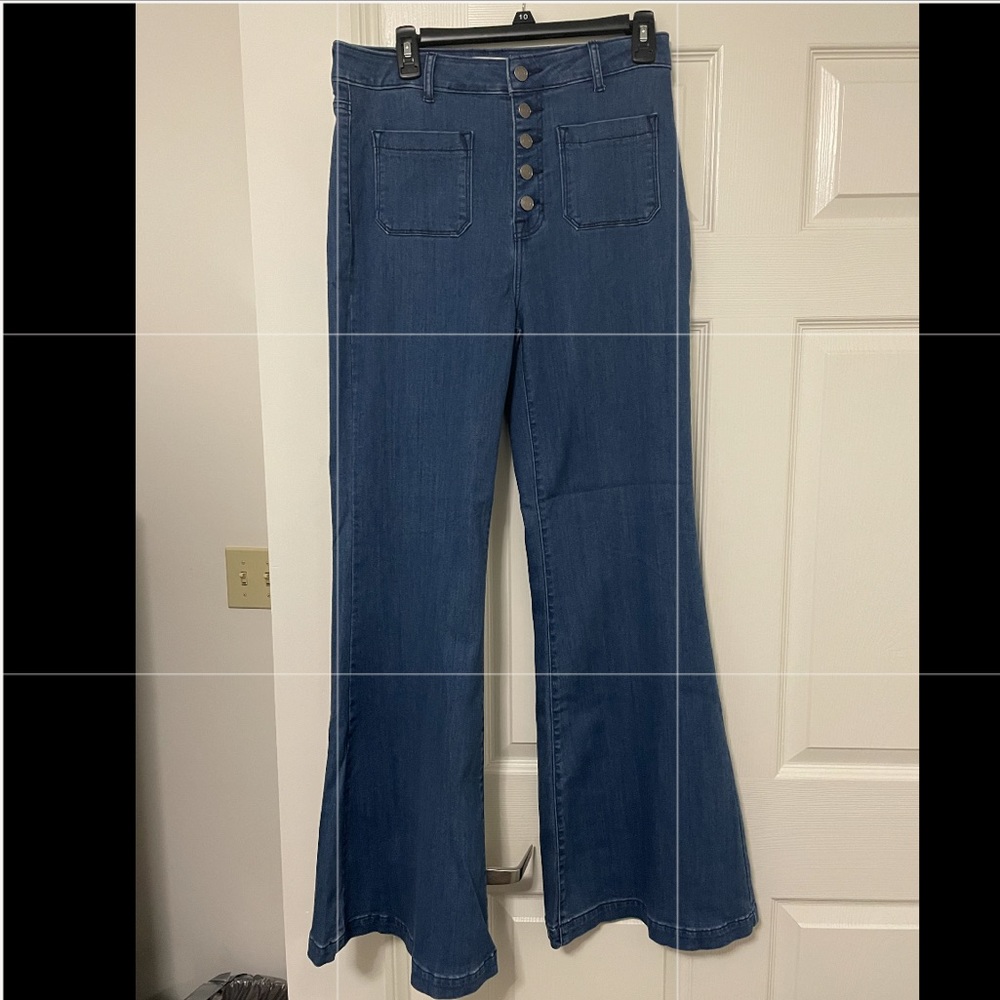 Brand new CELLO high rise skinny flare jeans. Size 11.